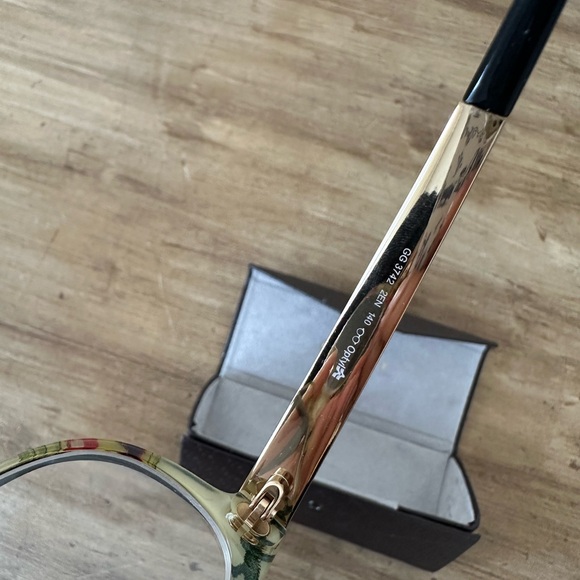 Gucci Black Cat-Eye Glasses - Picture 5 of 7